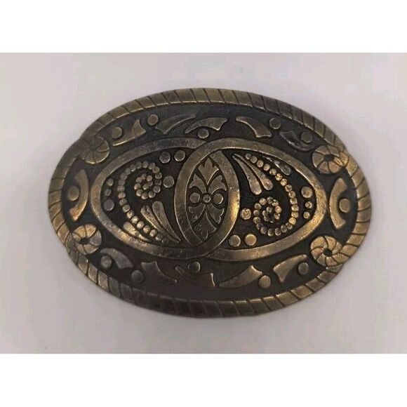 Vintage Oval Brass Belt Buckle, Gold Tone Tribal Pattern with Rope Frame - Picture 3 of 9